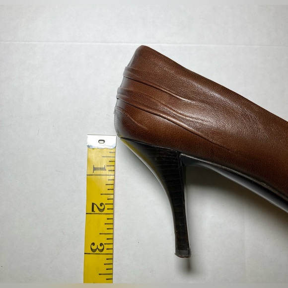 Prada EUC Size EUR 37 Pointed-Toe Brown Leather Heels - Picture 10 of 10